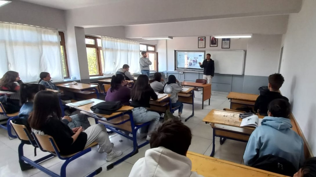 Tuzlukçu Şehit Birol Dağlı Çok Programlı Lisesi öğrencilerimize Bakanlığımızın ''MEBİ'' uygulaması tanıtıldı.